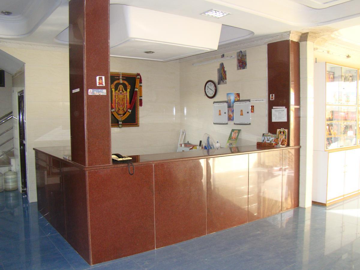 Sreeniketanam Lodge Madhavaram Exterior photo